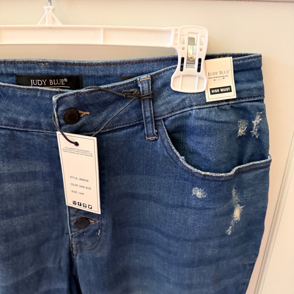 Judy Blue Boyfriend Jeans Size 14W NWT Button Fly Distressed High Waist JB88526 - Picture 10 of 10